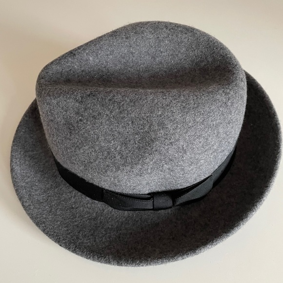 ARITZIA 100% wool hat - Picture 2 of 3